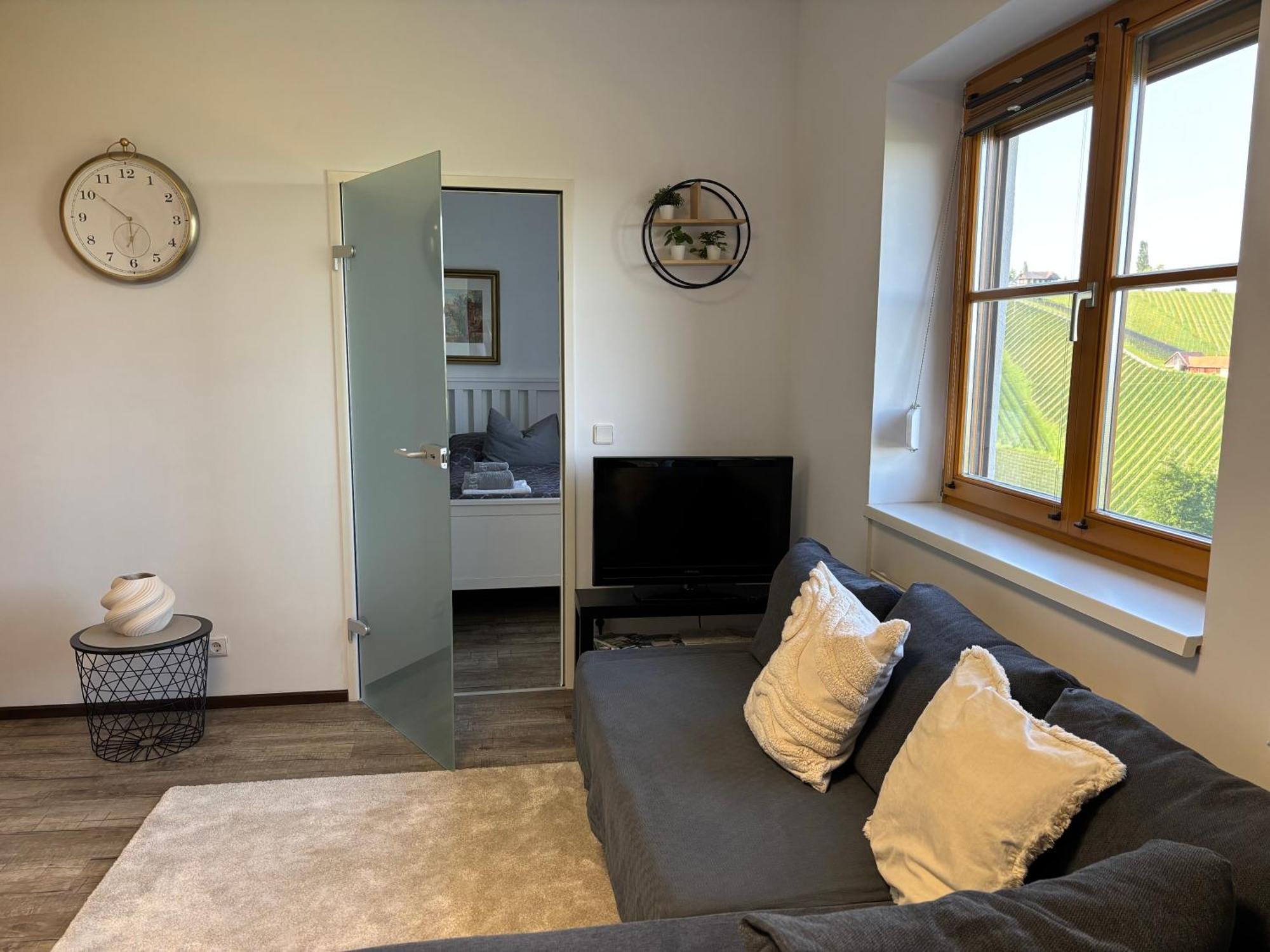 Glanz Und Gloria Weingartenapartment An Der Kellerstrasse, Viele Buschenschaenke, Sehr Ruhige Lage, Herrliche Aussicht! Лойчах Екстер'єр фото